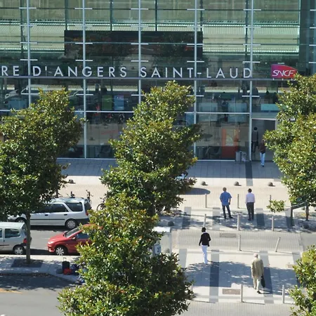 Hotel Grand De La Gare Angers