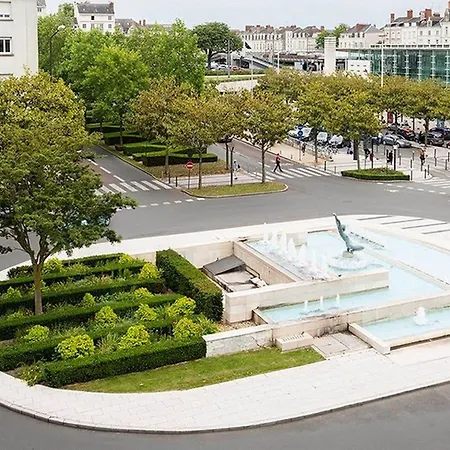 Grand De La Gare, Hotel