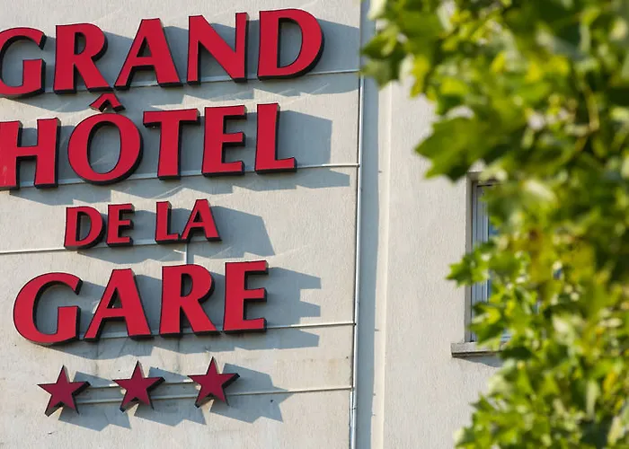 Готель Grand De La Gare,
